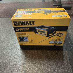 DEWALT 2100 PSI 1.2 GPM 13 Amp Cold Water Electric Pressure Washer with Internal Equipment Storage