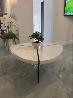 Coffee table and side table