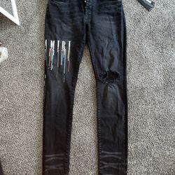 Amiri jeans size 33 comes with tags no trades strictly $