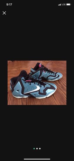 Lebron South Beach Sneakers Size 7 Youth 