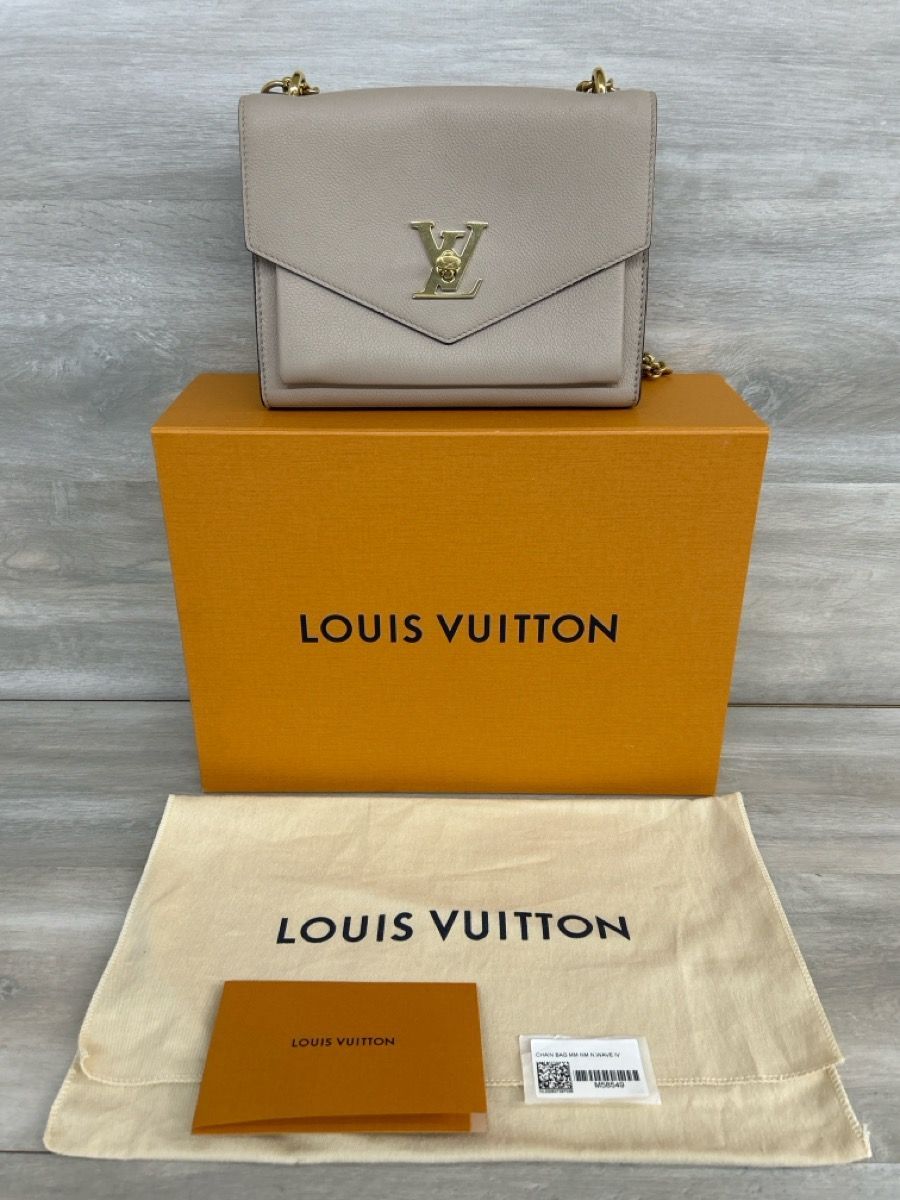 Louis Vuitton New Wave Chain Bag MM (PO1021292)