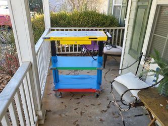 Kendall Howard Lift Table