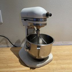 KitchenAid 5 Qt Stand Mixer