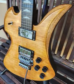 B.C. Rich Mockingbird X copy Unbranded guitar Custom Build Floyd Rose Natural Golden Flame 