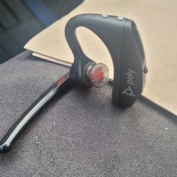 Poly noise canceling Bluetooth headset.