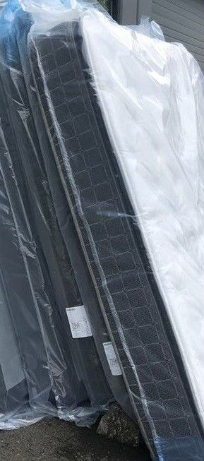 Brand New Queen Pillowtop *MT* Set Only 50 Down