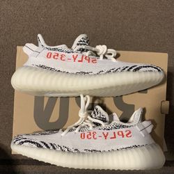 Yeezy 350 - Zebra’s - Size 9