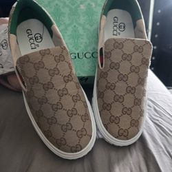 Shoe