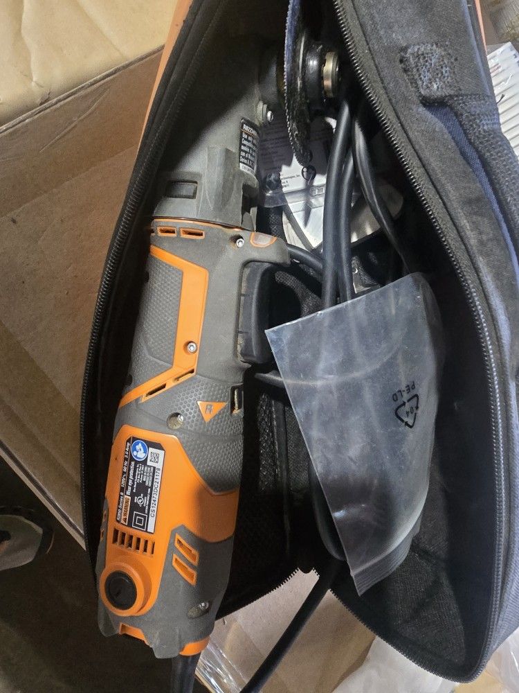 RIDGID JobMax Multi-Tool with 3½" Blade – Slightly Used