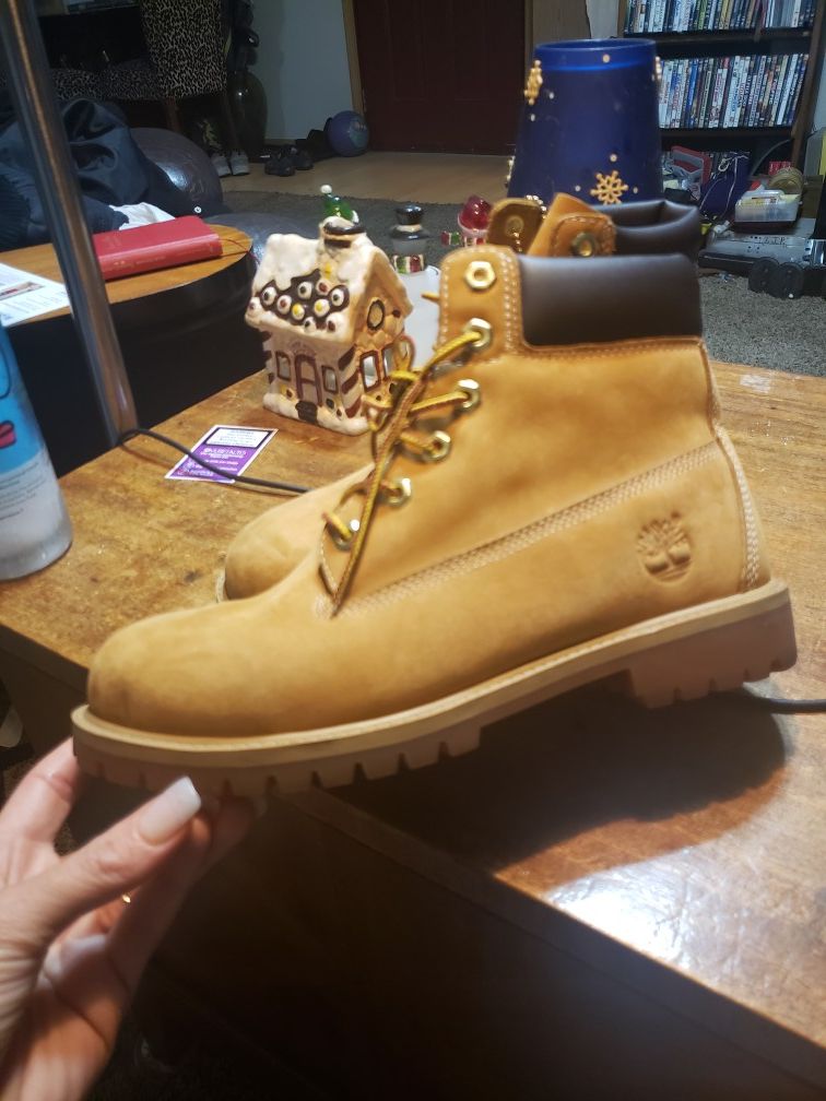 Mens 6 fits women's 7.5/8 like new
