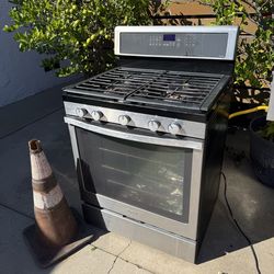Whirlpool range and microwave hood combo