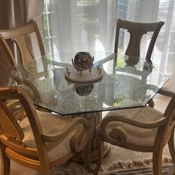 Dinning Table 