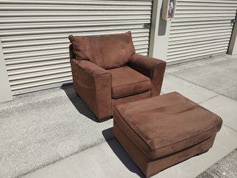 Brown Chair With Ottoman