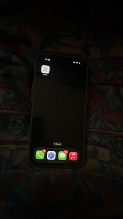 iPhone 15 green