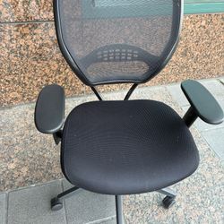 VIRCO  Series Mesh Back Task Chair MODEL #752 Contemporary task light weight