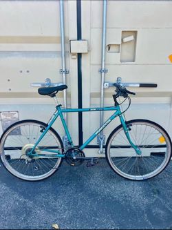 Vintage Mongoose Alta Mountain Bike - Refurbished - 20' Frame - $300 Vintage Mongoose Alta Mountain