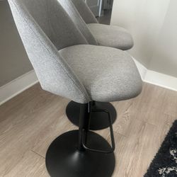 2 Bar Stools 