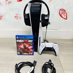 PlayStation 5 - Disc Version - 825GB , Bonus 1 Game , 1 Headset ( Used Very New )