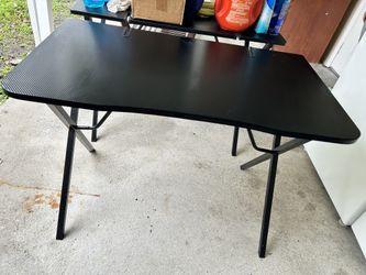 Black Gaming Table
