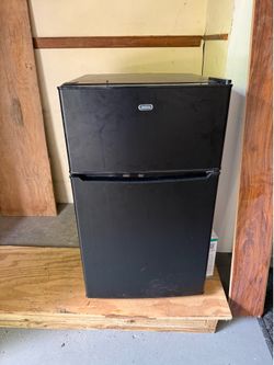 Sunbeam Mini Fridge & Freezer