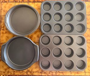 4-piece set of Premium Non-Stick Bakeware