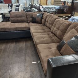 New Sectional Sofa With Reversible Chaise Lounge