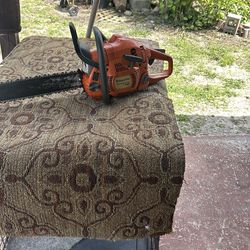 Husqvarna 445 torq  tuns perfect. New chain