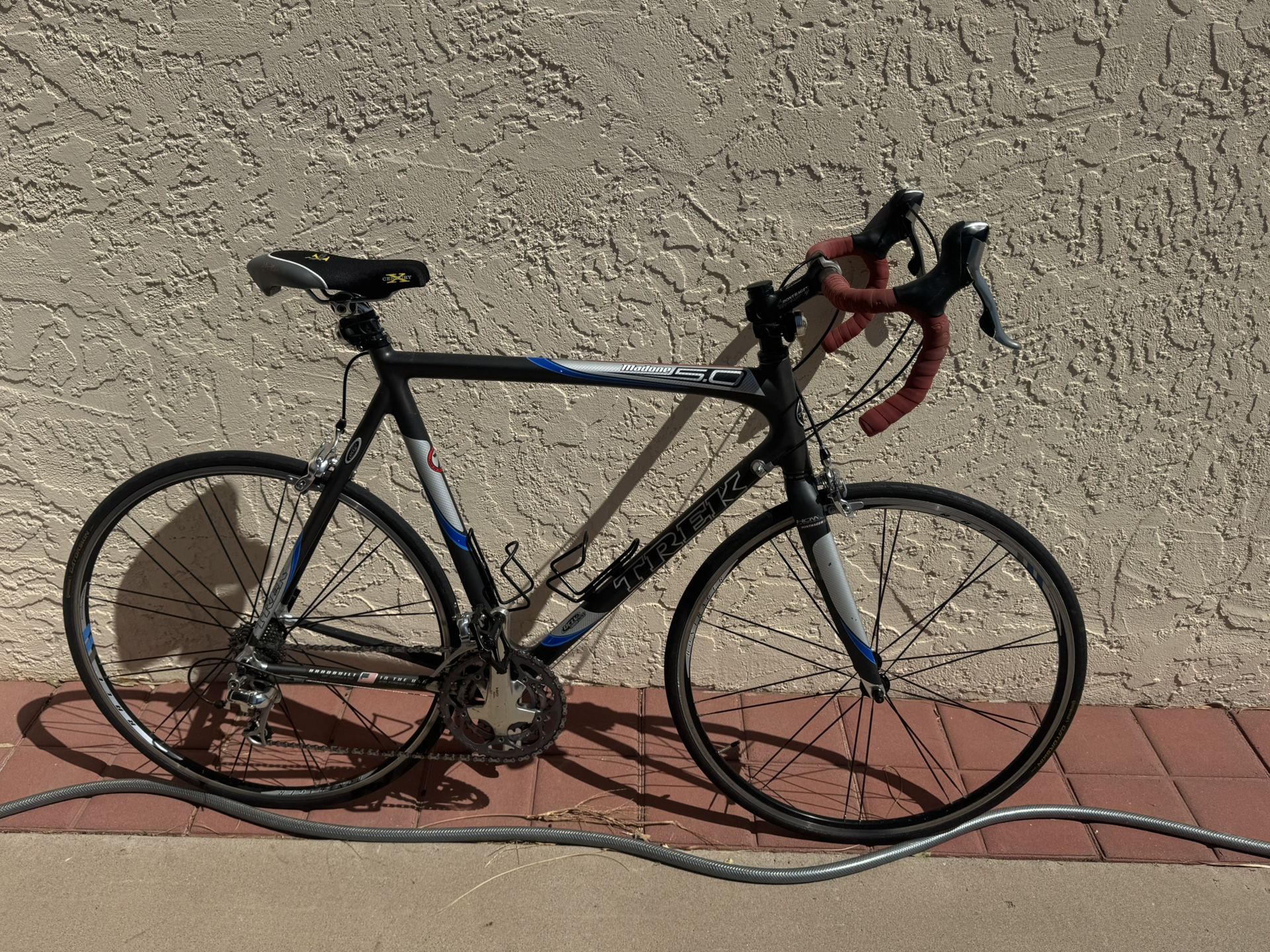 Trek madone 5 road bike 58cm