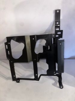 HLBK-0003-R  1(contact info removed) Chevy Silverado, Suburban, Tahoe 2000-2006 GMC Sierra Yukon XL Right Passenger Side Headlight Mount Bracket
