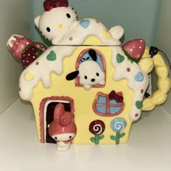 Hello Kitty House Teapot
