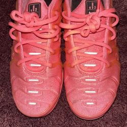 Nike Vibrant Pink Vapormax Plus Shoes