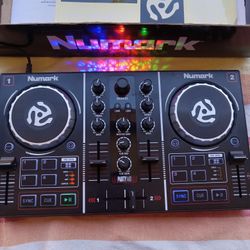 Numark DJ PARTY MIXER 