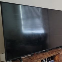  TV NOT Working FOR SALE AS IS  For Parts. 