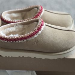 Women Ugg Tasman II Slippers size 7