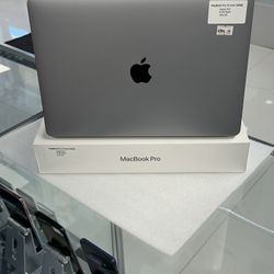 MacBook Pro 13-inch  (2022)   256 GB  M2