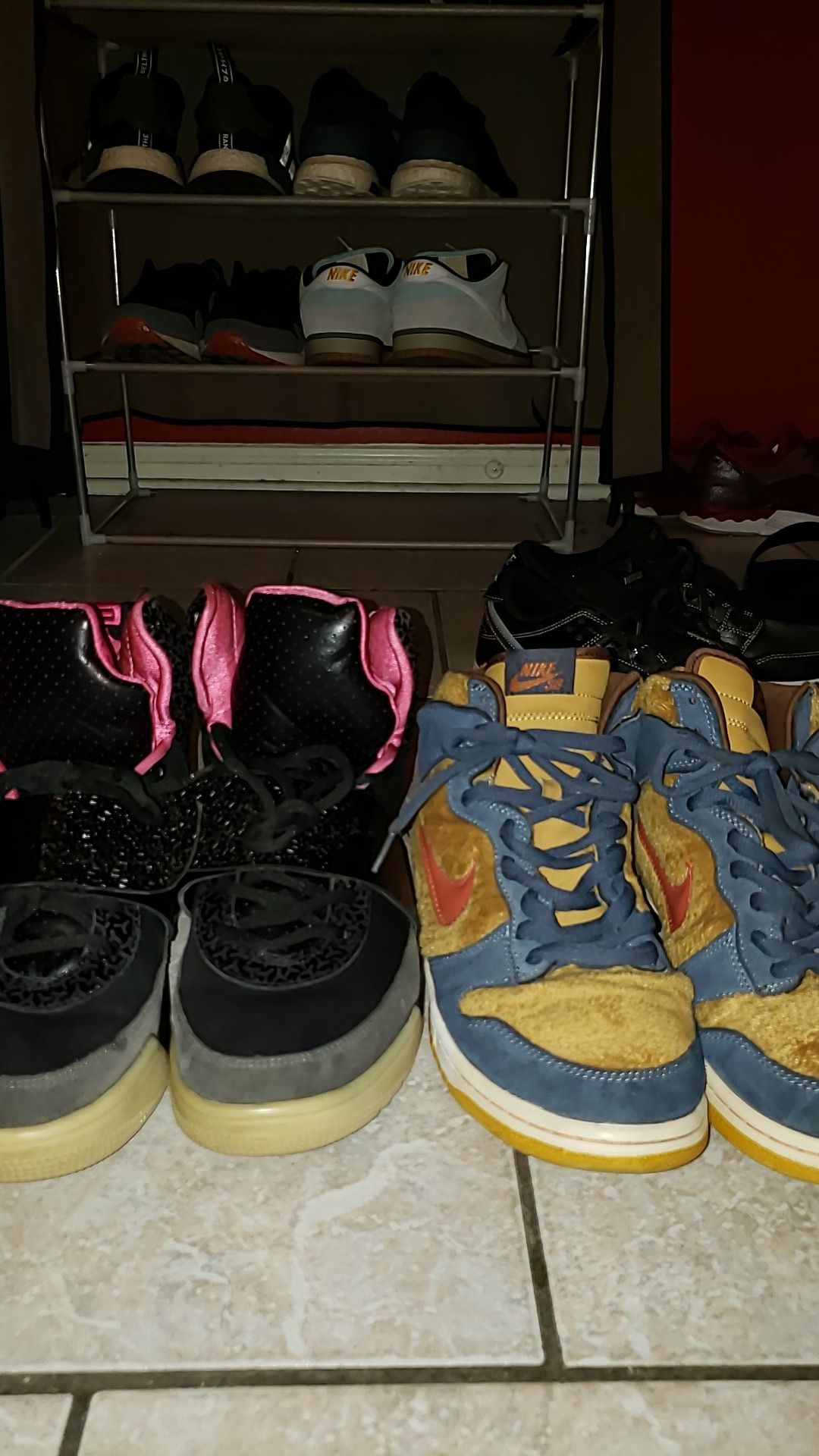 Nike sb dunk papa bear yeezy blink travis Scott jordan