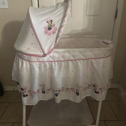 Minnie Mouse Bassinet