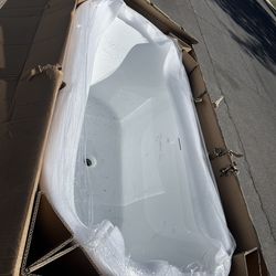 NEW 60”x32” FREESTANDING BATHTUB