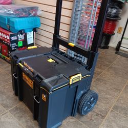 Dewalt new rolling tool box