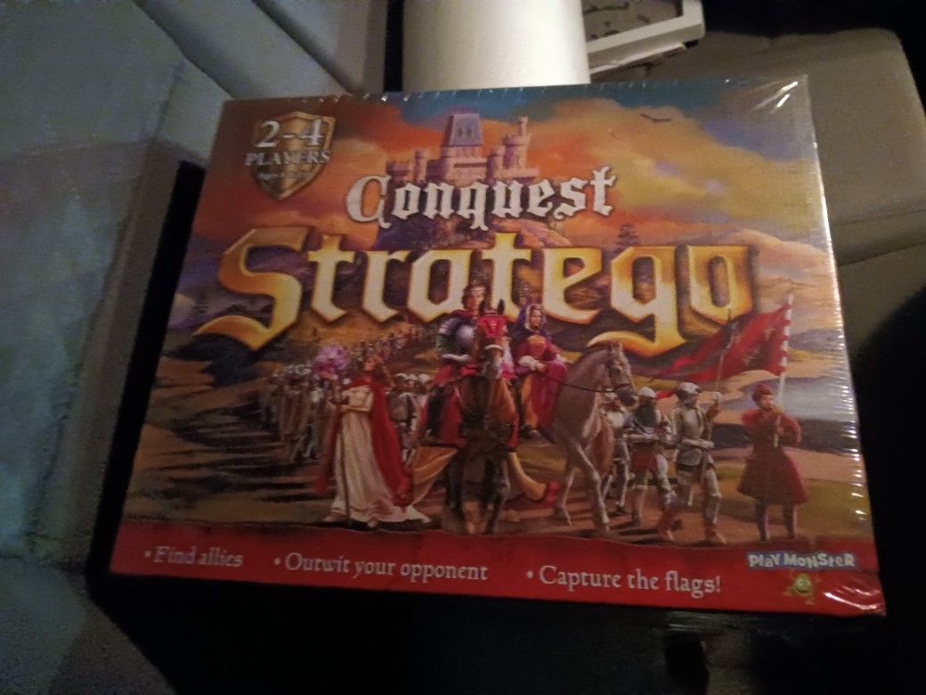 Stratego Conquest board Game New!