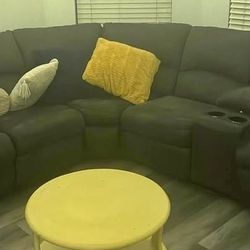 Beautiful Grey Sectional With Recliners 