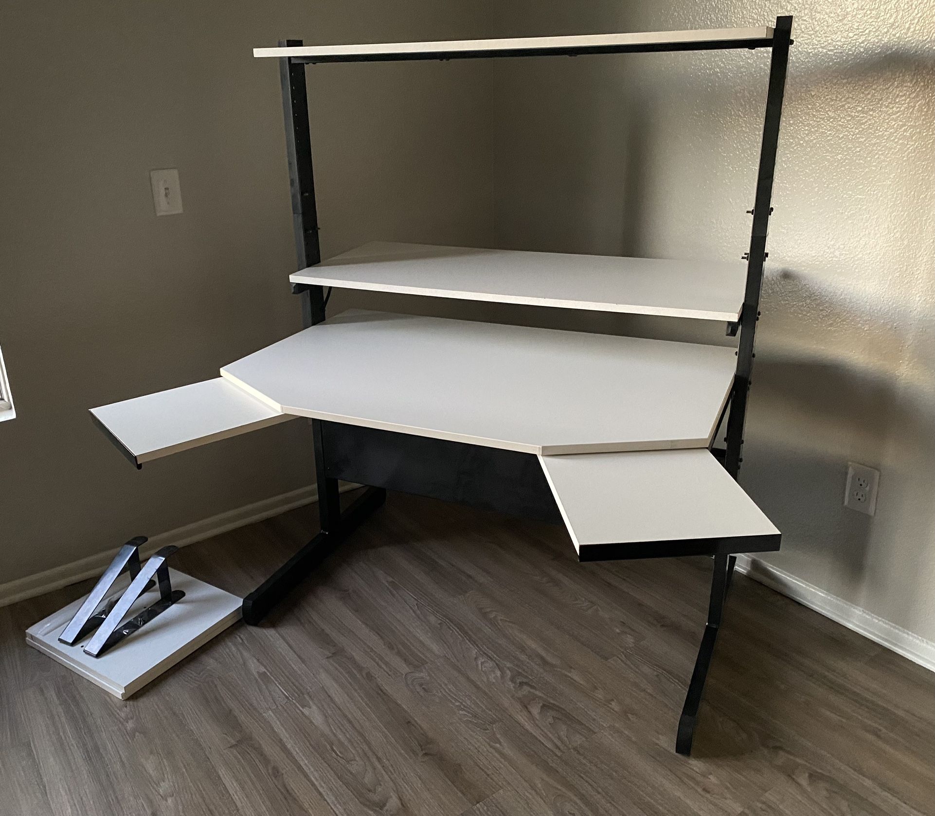 IKEA Jerker Desk for Sale in Riverside, CA OfferUp