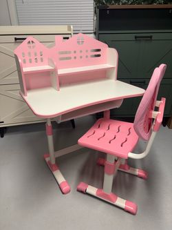 Kids desk and chair set (adjustable height)