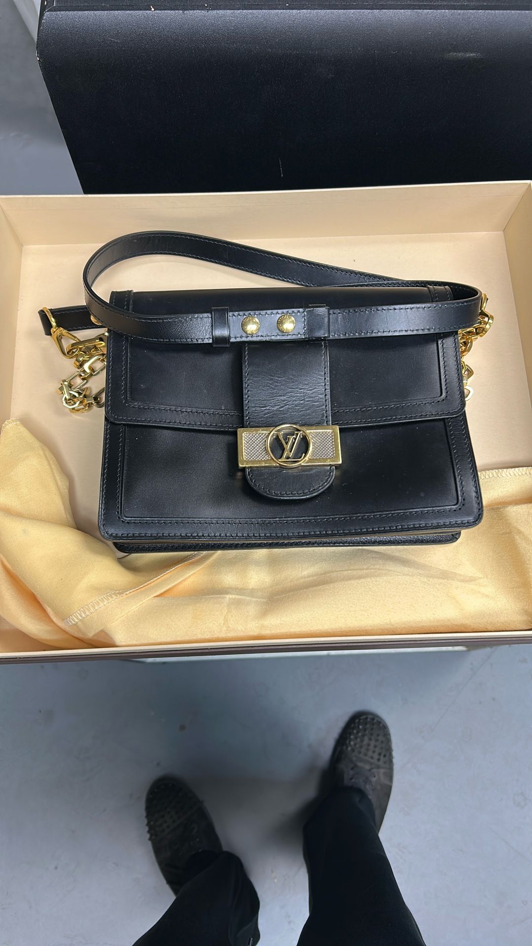 Louis Vuitton Black Leather Dauphine MM Bag And 20 More !! Minty !!