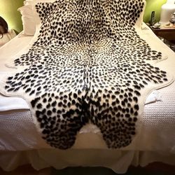 New, Firm, Leopard Faux Fur Area Rug, 5.2ft x 6.5ft ,