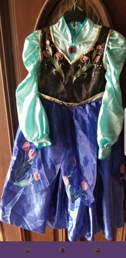 Princess dresses/shoes...vestidos D Princesas