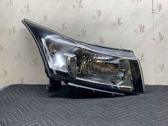 11-16 CHEVY CRUZE PASSENGER HEADLIGHT