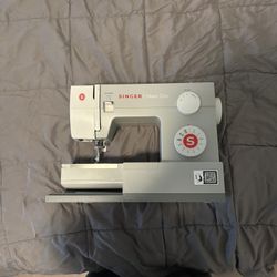 Singer Heavy Duty Sewing Machine