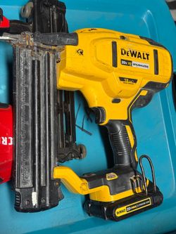 DeWalt 20V MAX XR Brushless 18-gauge cordless brad nailer
