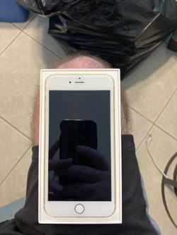 iPhone 6+ in Gold Water Damaged in fresh water